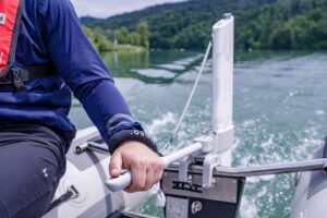 Remigo One Neo electric outboard with tiller